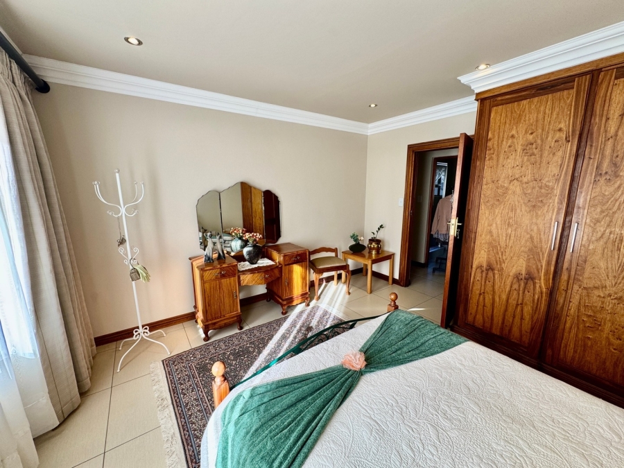 3 Bedroom Property for Sale in Van Der Hoff Park North West